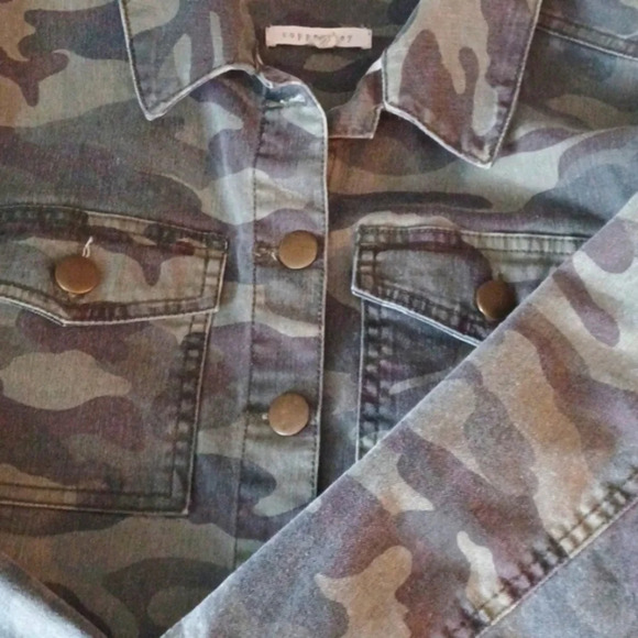 Copper Key Camo cropped jacket womens size medium - Picture 4 of 4